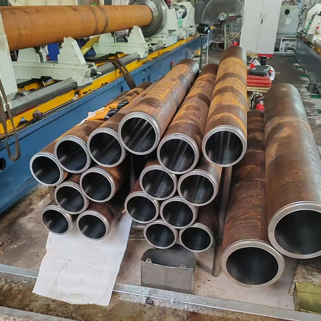 បំពង់ Honing